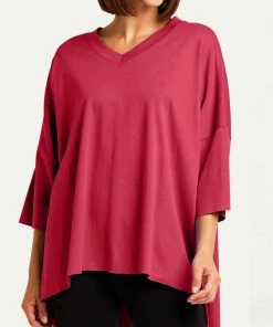 Planet V Neck One Size Basic Tee