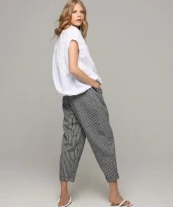 Ozai N Ku White Top Tops