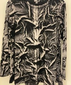 ANNIE TURBIN Center Seam Tee