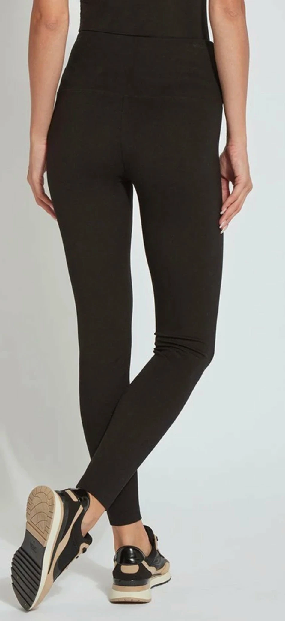 Lyssé Pants Signature Center Seam Black Leggings 4 Lyssé Pants Signature Center Seam Black Leggings