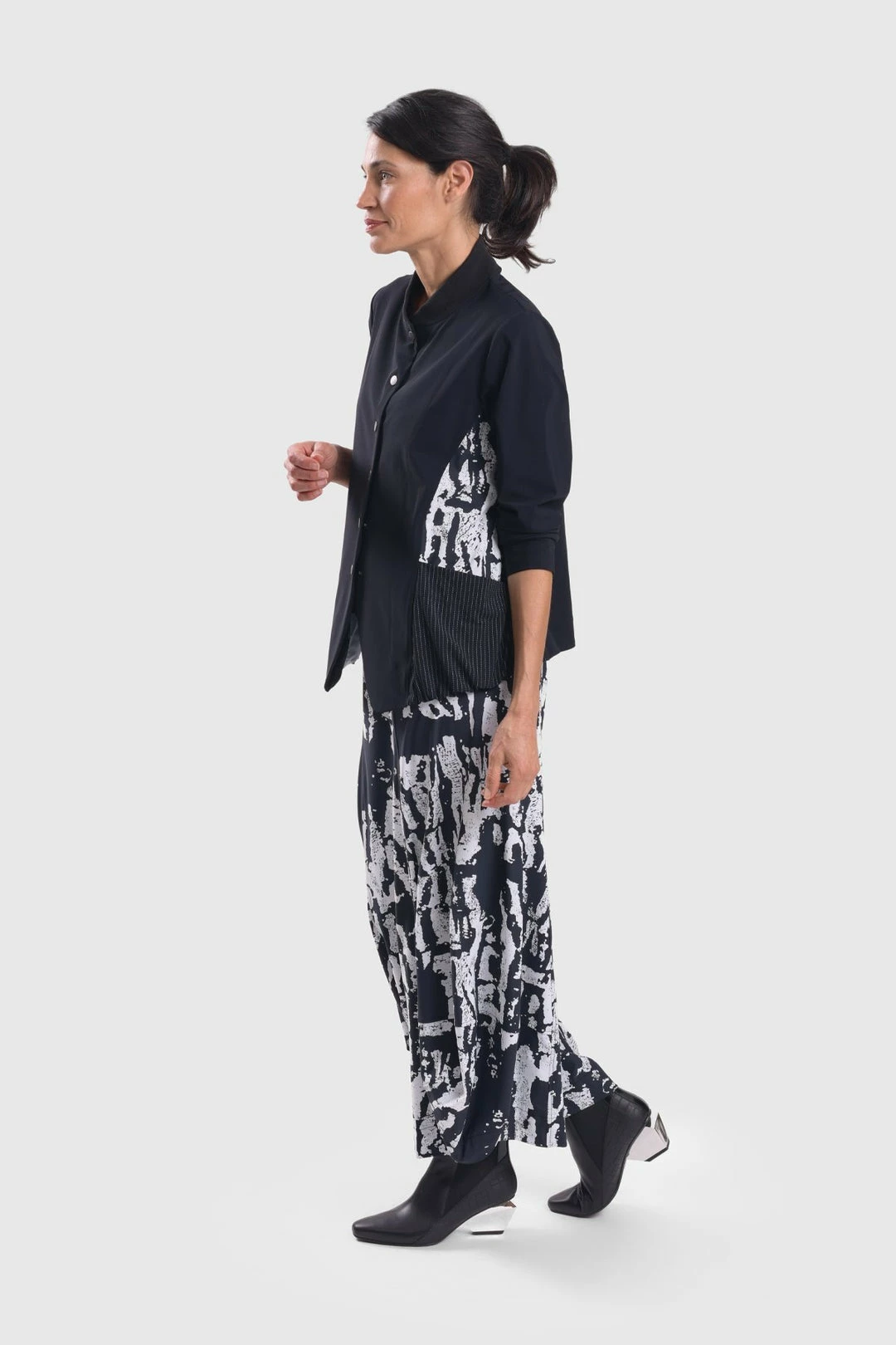 ALEMBIKA Tekbika Graffiti Jacket Jackets 3 ALEMBIKA Tekbika Graffiti Jacket Jackets