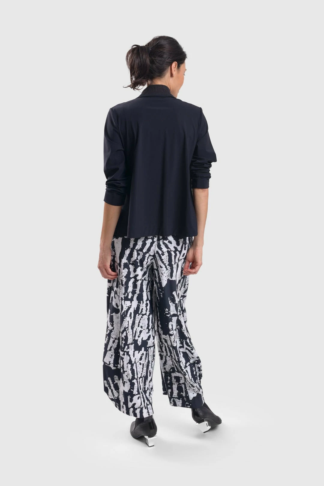 ALEMBIKA Tekbika Graffiti Jacket Jackets 4 ALEMBIKA Tekbika Graffiti Jacket Jackets