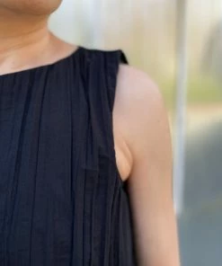 Ozai N Ku Black Crinkle Tank