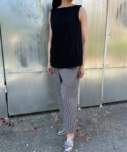 Ozai N Ku Black Crinkle Tank