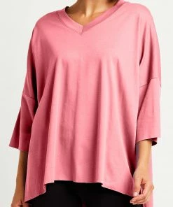 Planet V Neck One Size Basic Tee