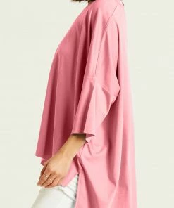 Planet V Neck One Size Basic Tee